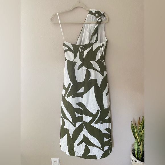Petal & Pup Zara one shoulder midi dress - Olive Palm Size Medium - Picture 7 of 11